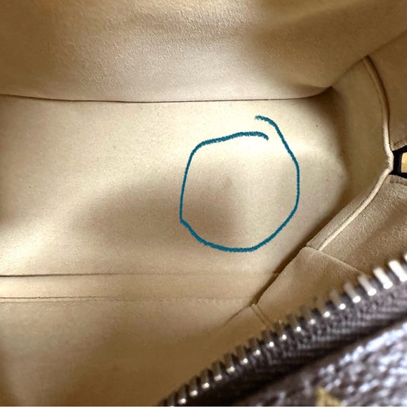 Louis Vuitton Manhattan excellent used condition below appraisal for quick sale - Picture 10 of 13